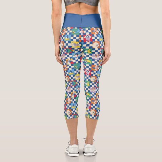 Farbenfrohe LOONEY TUNES™ Schachbrett Toss Pattern Capri Leggings (Rückseite)