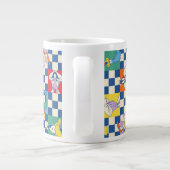 Farbenfrohe LOONEY TUNES™ Schachbrett Toss Pattern Jumbo-Tasse (Rückseite)