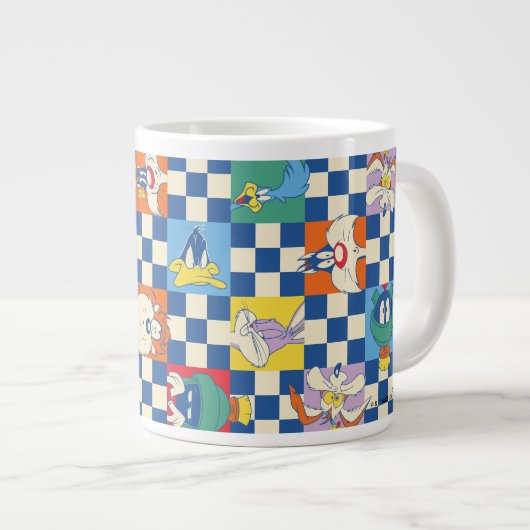 Farbenfrohe LOONEY TUNES™ Schachbrett Toss Pattern Jumbo-Tasse (Vorderseite Rechts)