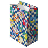 Farbenfrohe LOONEY TUNES™ Schachbrett Toss Pattern Mittlere Geschenktüte (Rückseite Schrägansicht)