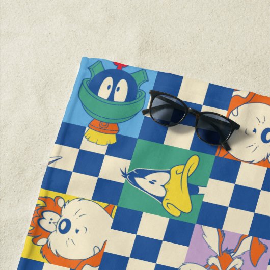 Farbenfrohe LOONEY TUNES™ Schachbrett Toss Pattern Strandtuch (Beispiel)