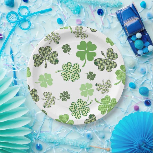 Farbenfrohe Lucky-Klee Pappteller (Party)