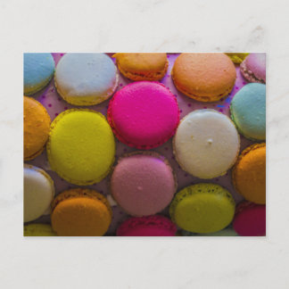 Farbenfrohe Macarons Geschmackvoll gebackenes Dess Postkarte