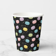 Farbenfrohe Macarons-Muster auf schwarz für Papier