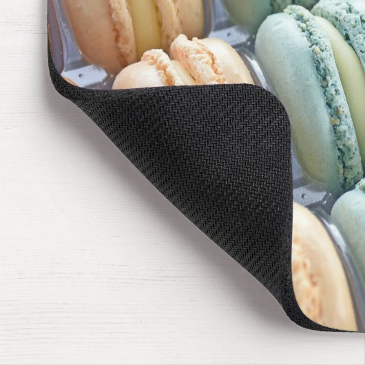 Farbenfrohe Macaros Mousepad (Ecke)