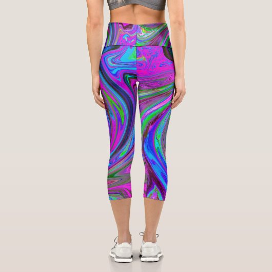 Farbenfrohe Magenta Swirl Retro Abstraktes Design Capri Leggings (Rückseite)