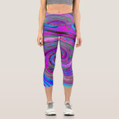 Farbenfrohe Magenta Swirl Retro Abstraktes Design Capri Leggings (Vorderseite)