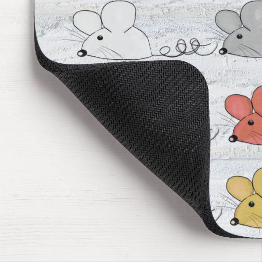 Farbenfrohe Mäuse auf weißem Holz Mousepad (Ecke)