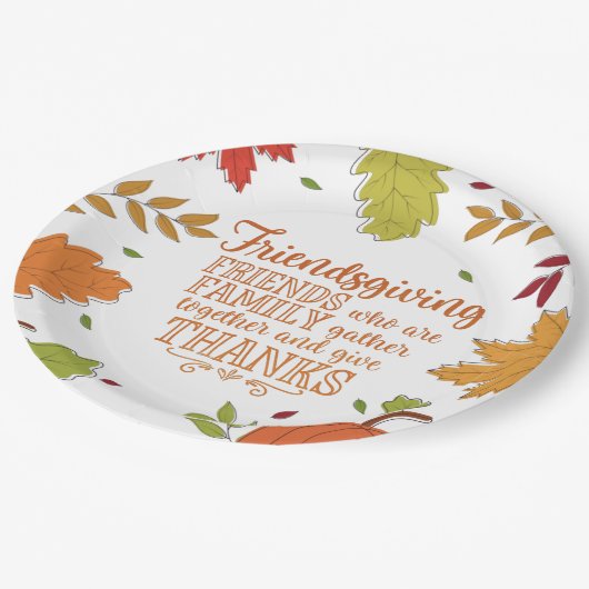 Farbenfrohe moderne Friendsgiving Papierplatte Pappteller (Schrägansicht)