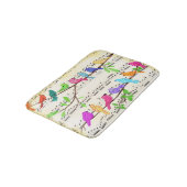 Farbenfrohe musikalische Vögel Badematte (Schrägansicht)