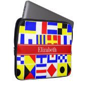 Farbenfrohe Nautic Signal Flags Roter Name Monogra Laptopschutzhülle (Vorne Rechts)