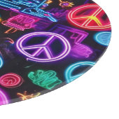 Farbenfrohe Neon Peace Pattern Schneidebrett (Ecke)