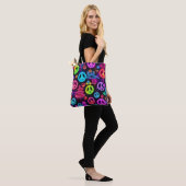 Farbenfrohe Neon Peace Pattern Tasche (Am Model)