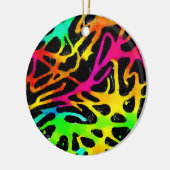 Farbenfrohe Neonfarbenanstriche für Spritzer Keramik Ornament (Links)