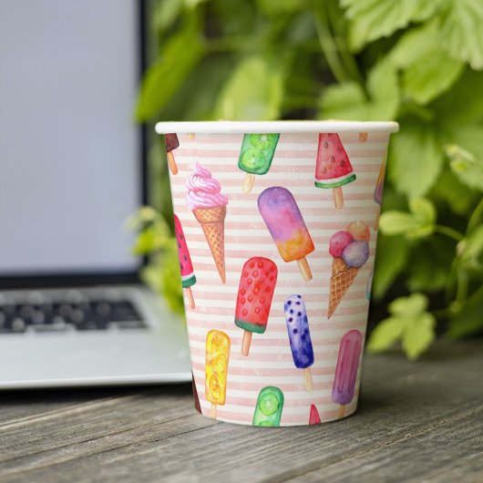 Farbenfrohe Niedliche Eiscreme Sommerleuchte gestr Pappbecher