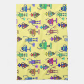 Farbenfrohe niedliche Roboter auf gelbem Hintergru Geschirrtuch (Vertikal)