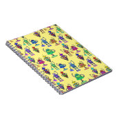 Farbenfrohe niedliche Roboter auf gelbem Hintergru Notizblock (Rechte Seite)