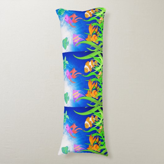 Farbenfrohe Ozeanfische im blauen Meer Seitenschläferkissen (Vorderseite Vertikal)