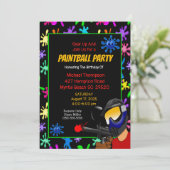 Farbenfrohe Paintball Geburtstagsparty Einladung (Stehend Vorderseite)