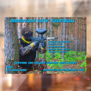 Farbenfrohe Paintball-Shop-Ausrüstung Front Fensteraufkleber