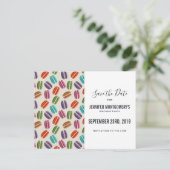 Farbenfrohe Pariser Macarons-Muster Save the Date Postkarte (Stehend Vorderseite)