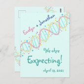 Farbenfrohe Pastel-DNA Wir erwarten ein Baby Postkarte (Vorne/Hinten)