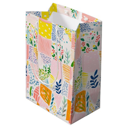 Farbenfrohe Pastell-Patchwork-Preppy Mittlere Geschenktüte (Rückseite Schrägansicht)