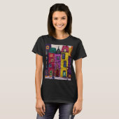 Farbenfrohe Patchwork-Häuser Textilkunst T-Shirt (Vorne ganz)