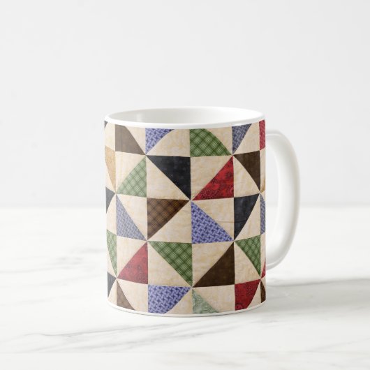 Farbenfrohe Patchwork-Quilt: Blume Textur. Kaffeetasse (VorderseiteRechts)