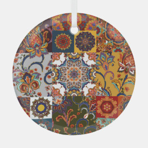 Farbenfrohe Patchwork-Tile: Majolica Pottery Style Ornament Aus Glas