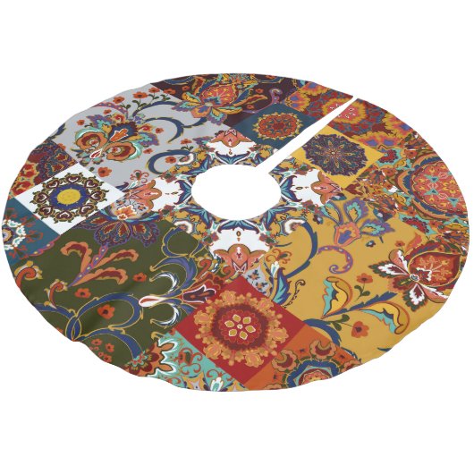 Farbenfrohe Patchwork-Tile: Majolica Pottery Style Polyester Weihnachtsbaumdecke (Schrägansicht)
