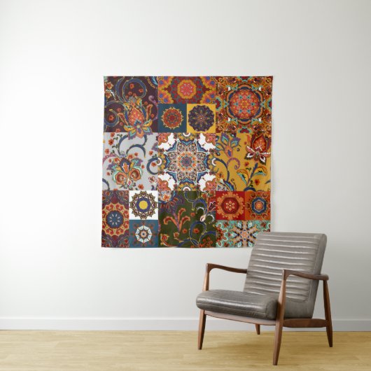 Farbenfrohe Patchwork-Tile: Majolica Pottery Style Wandteppich (Beispiel)