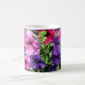 Farbenfrohe Petunias Kaffeetasse (Mittel)
