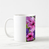 Farbenfrohe Petunias Kaffeetasse (Links)