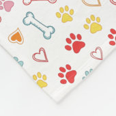 Farbenfrohe Pfauen, Herz und Knochen Doodle Fleecedecke (Ecke)