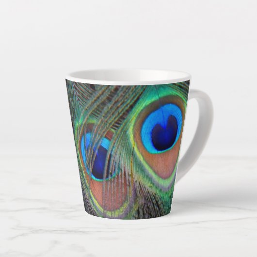 Farbenfrohe Pfauenfeder Eyespot Muster Latte Tasse (Rechte Ecke)