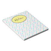 Farbenfrohe Polka Dots Custom Monogram & Name Yell Notizblock (angewinkelt)