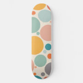 Farbenfrohe Polka Dots Skateboard (Vorderseite)