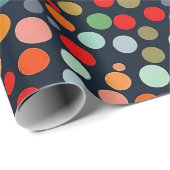 Farbenfrohe Polka Punkte auf dunklem Hintergrund Geschenkpapier (Rolleneckpunkt)
