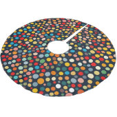 Farbenfrohe Polka Punkte auf dunklem Hintergrund Polyester Weihnachtsbaumdecke (Schrägansicht)