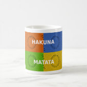 Farbenfrohe Pop Art Collage & "Hakuna Matata" Nach Kaffeetasse (Mittel)