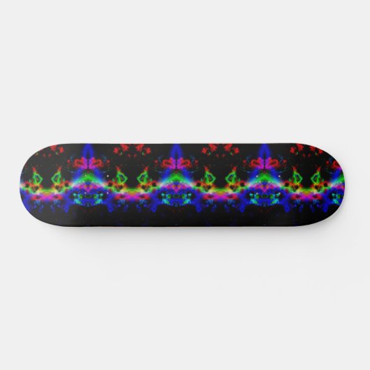 Farbenfrohe psychedelische Effekte auf Skateboard (Horizontal)