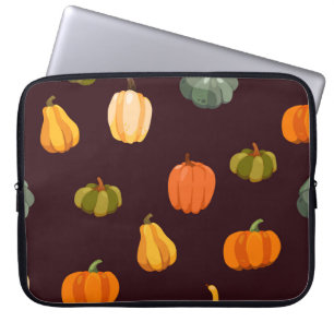 Farbenfrohe Pumpkins: dunkle Herbsteleganz. Laptopschutzhülle