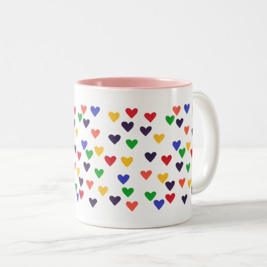 Farbenfrohe Rainbow Hearts Tasse (VorderseiteRechts)