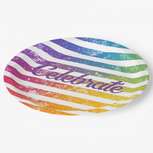 Farbenfrohe Rainbow-Themes Streifen zelebrieren Pappteller (Schrägansicht)