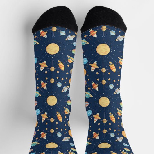 Farbenfrohe Raumgestaltung mit Planeten Socken (Oben)