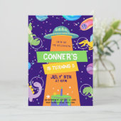 Farbenfrohe Räumlichkeiten und Dinosaurier Geburts Einladung (Stehend Vorderseite)