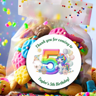 Farbenfrohe Regenbogen und Einhorn 5. Geburtstagsp Runder Aufkleber