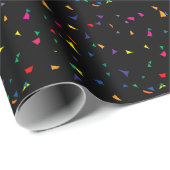 Farbenfrohe Regenbogenfarben Confetti auf schwarz Geschenkpapier (Rolleneckpunkt)