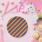 Farbenfrohe Regenbogenfarben Streifen Muster LGBT  Pappteller (Party)